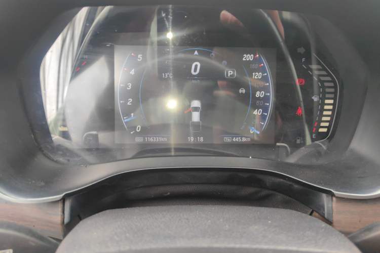 Used JMC Yuhu 9 2020 2.0T Automatic Diesel 4x4 Comfort Edition Odometer Close Up