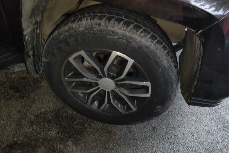 Used JMC Yuhu 9 2020 2.0T Automatic Diesel 4x4 Comfort Edition Right Front Wheel Hub