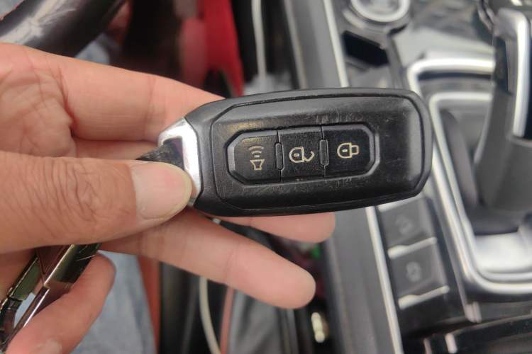Used JMC Yuhu 9 2020 2.0T Automatic Diesel 4x4 Comfort Edition Vehicle Key