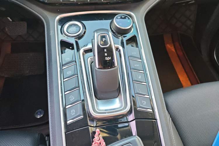 Used JMC Yuhu 9 2020 2.0T Automatic Diesel 4x4 Ultimate Trim Gear Lever