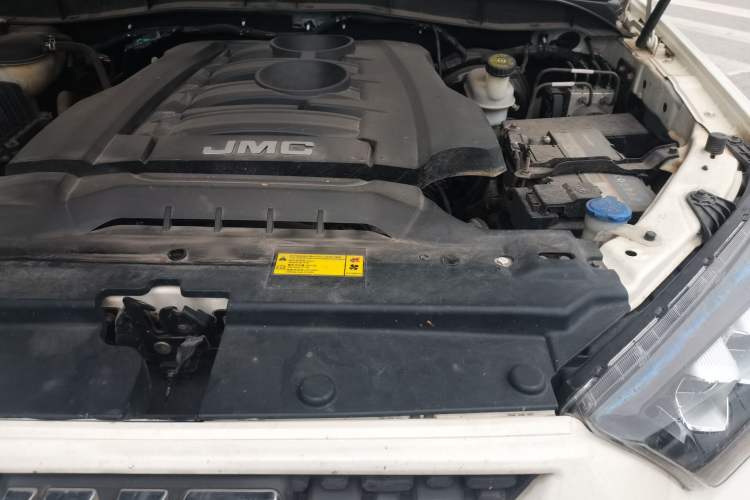 Used JMC Yuhu 9  Engine Bay Left