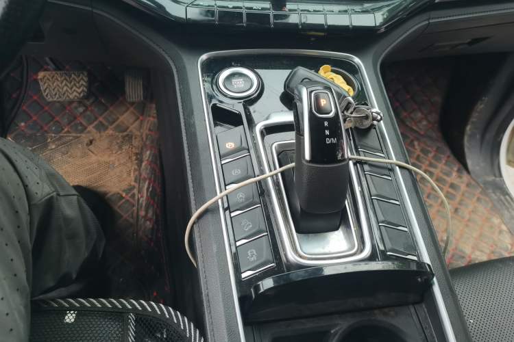 Used JMC Yuhu 9  Gear Lever