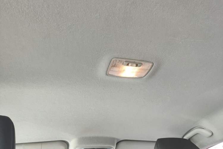 Used JMC Yuhu 9  Headliner