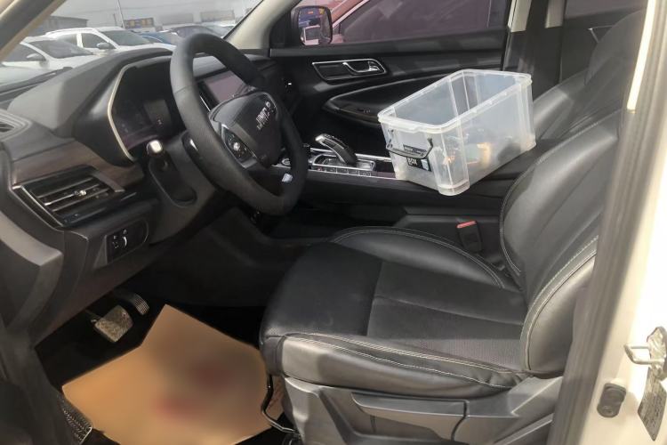 Used JMC Yuhu 9 2020 2.0T Automatic Diesel 4x4 Comfort Edition Interior 3
