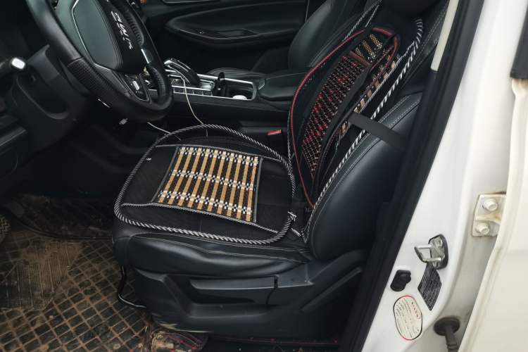 Used JMC Yuhu 9  Left Front Seat
