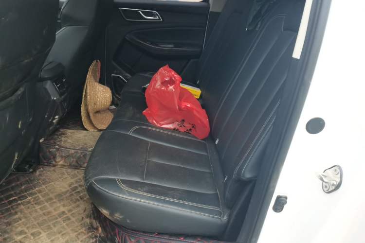Used JMC Yuhu 9  Left Rear Seat