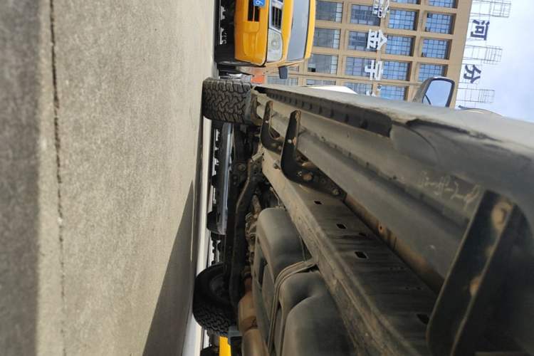 Used JMC Yuhu 9  Left Side Sill
