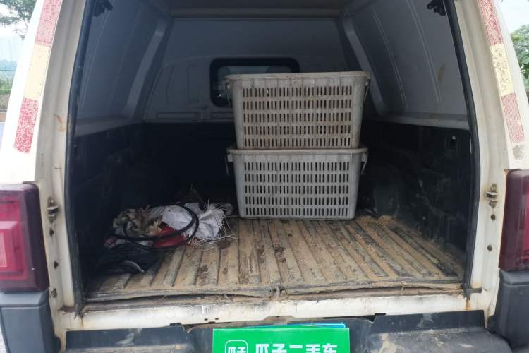 Used JMC Yuhu 9  Trunk