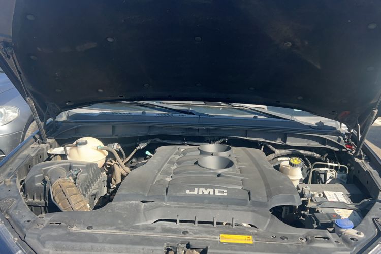 Used JMC Yuhu 9 2022 2.0T Automatic Gasoline 4x4 Comfort Edition Engine Bay