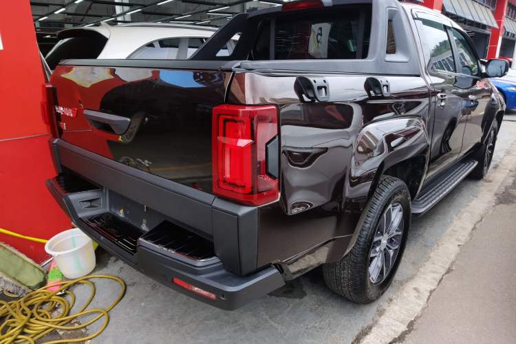 Used JMC Yuhu 9 2022 2.0T Automatic Diesel 4x4 Ultimate Edition Exterior 5