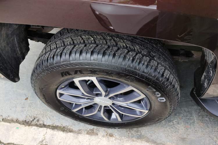 Used JMC Yuhu 9 2022 2.0T Automatic Diesel 4x4 Ultimate Edition Exterior 8
