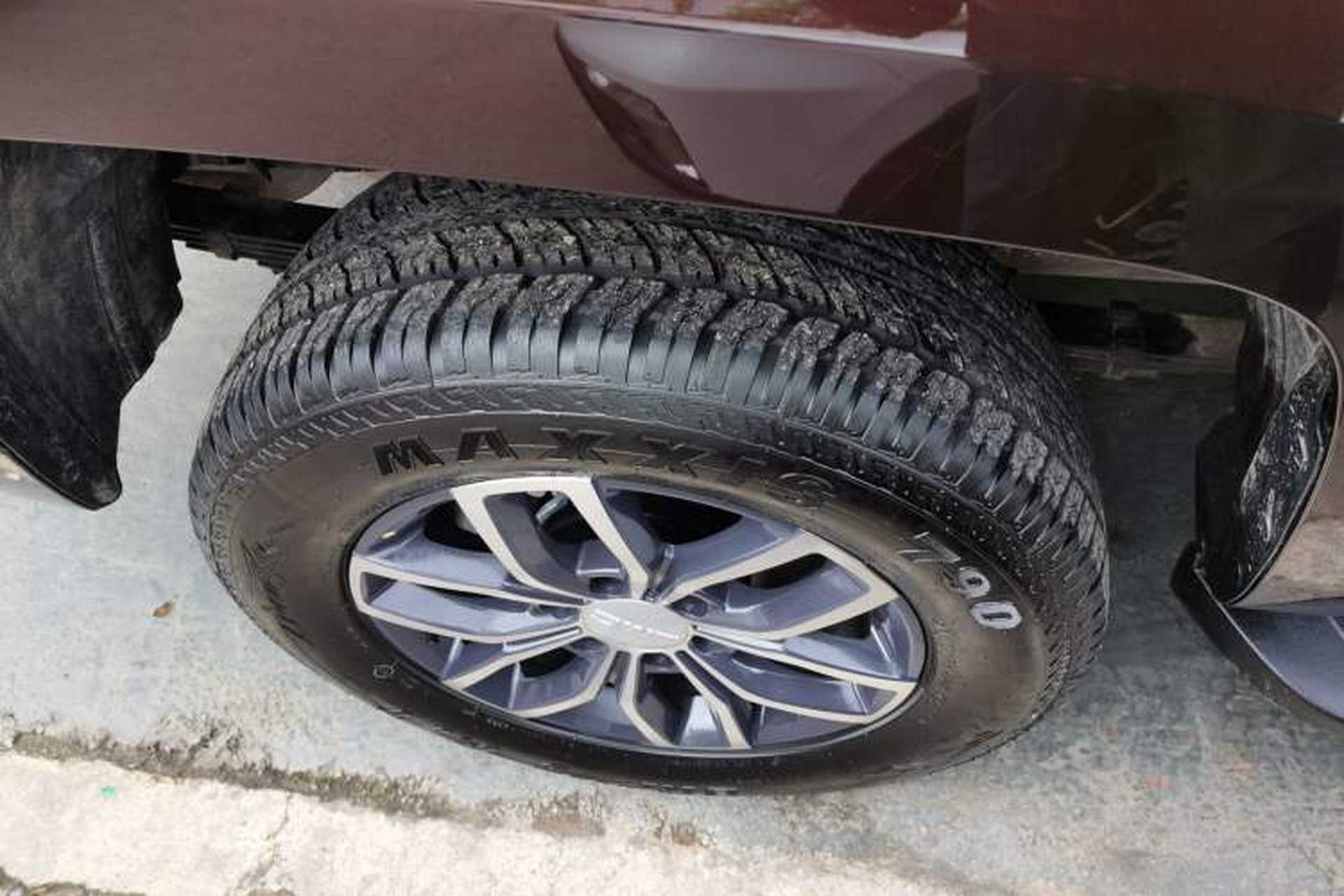 Used JMC Yuhu 9 2022 2.0T Automatic Diesel 4x4 Ultimate Edition Exterior 8