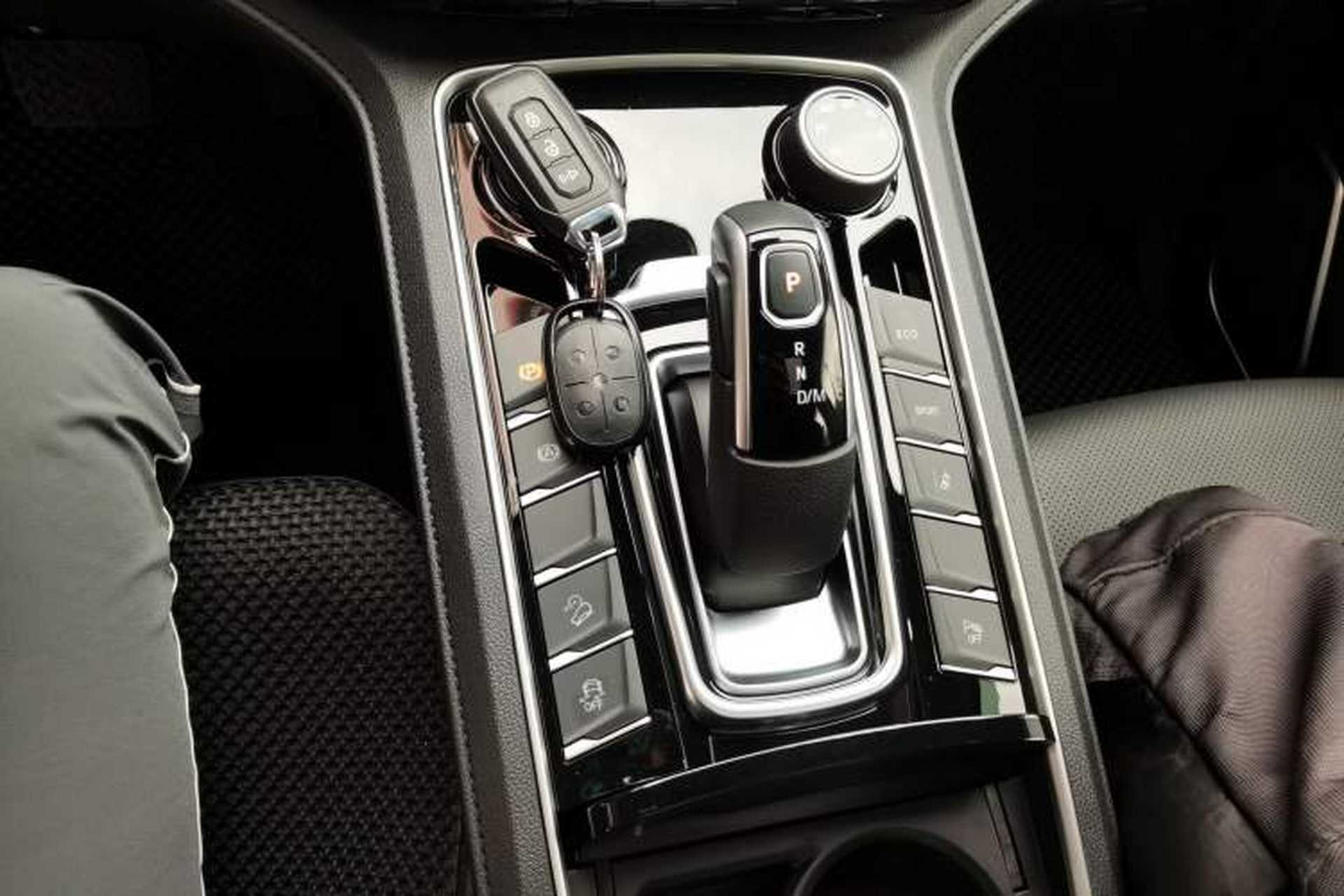 Used JMC Yuhu 9 2022 2.0T Automatic Diesel 4x4 Ultimate Edition Gear Lever