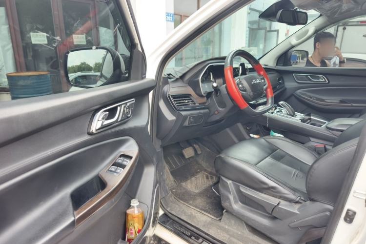 Used JMC Yuhu 9 2022 2.0T Automatic Diesel 4x4 Comfort Edition Driver Seat