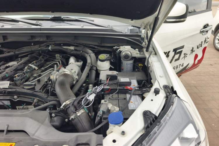 Used JMC Yuhu 9 2022 2.0T Automatic Diesel 4x4 Comfort Edition Engine Bay Left