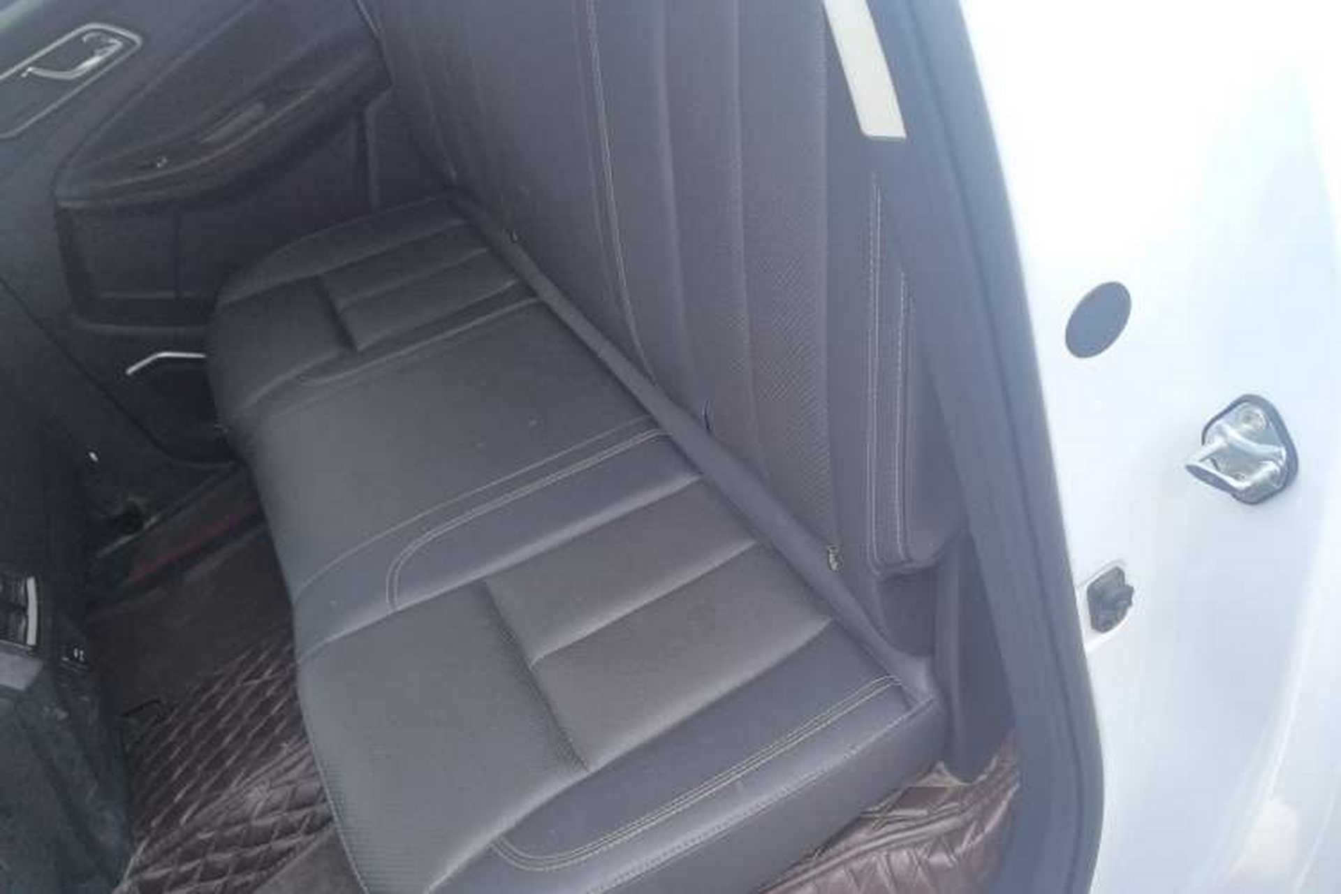 Used JMC Yuhu 9 2022 2.0T Automatic Diesel 4x4 Comfort Edition Interior 1