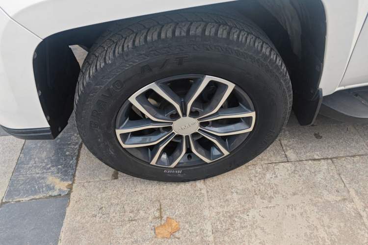 Used JMC Yuhu 9 2022 2.0T Automatic Diesel 4x4 Comfort Edition Left Front Wheel Hub