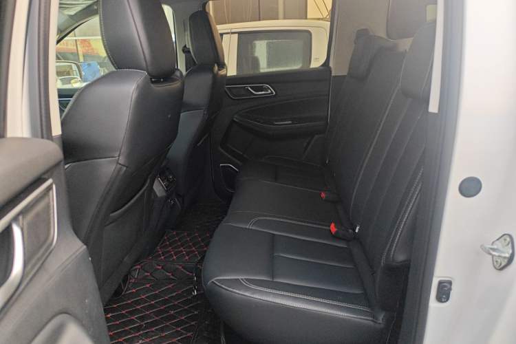 Used JMC Yuhu 9 2022 2.0T Automatic Diesel 4x4 Comfort Edition Left Rear Seat