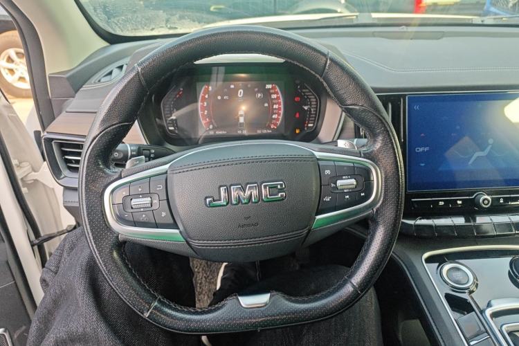 Used JMC Yuhu 9 2022 2.0T Automatic Diesel 4x4 Comfort Edition Steering Wheel