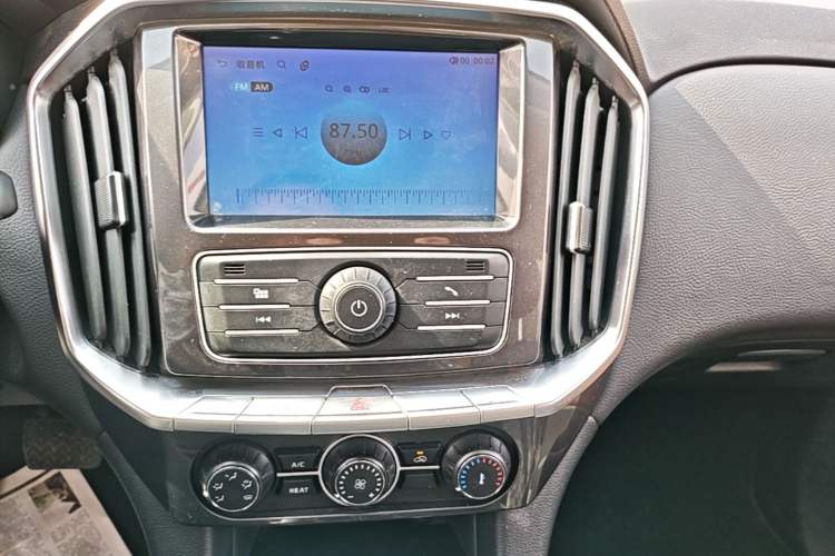 Used JMC Yuhu EV 2022 4x2 LX JX1032PSEF5BEV Audio And AC Panel