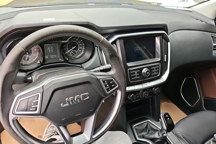 Used JMC Yuhu EV 2022 4x2 LX JX1032PSEF5BEV Center Console