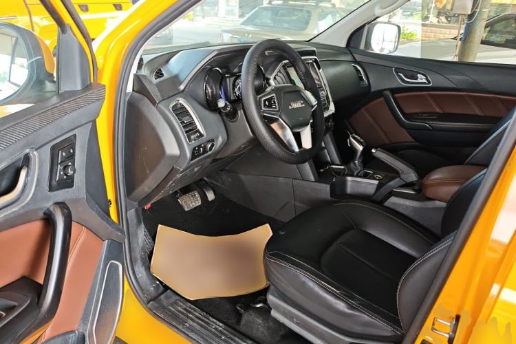 Used JMC Yuhu EV 2022 4x2 LX JX1032PSEF5BEV Driver Seat