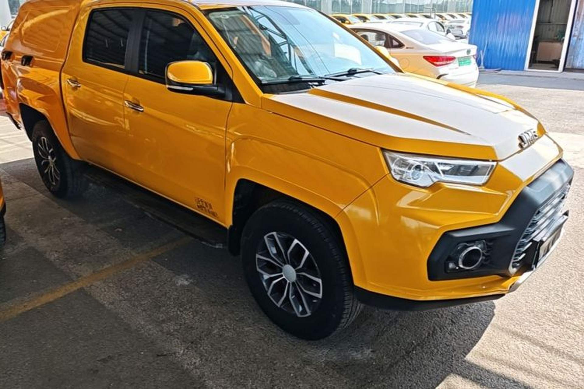 Used JMC Yuhu EV 2022 4x2 LX JX5032XXYPSE5BEV Exterior 1