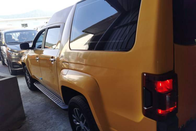Used JMC Yuhu EV 2022 4x2 LX JX6510PA5BEV Exterior 3