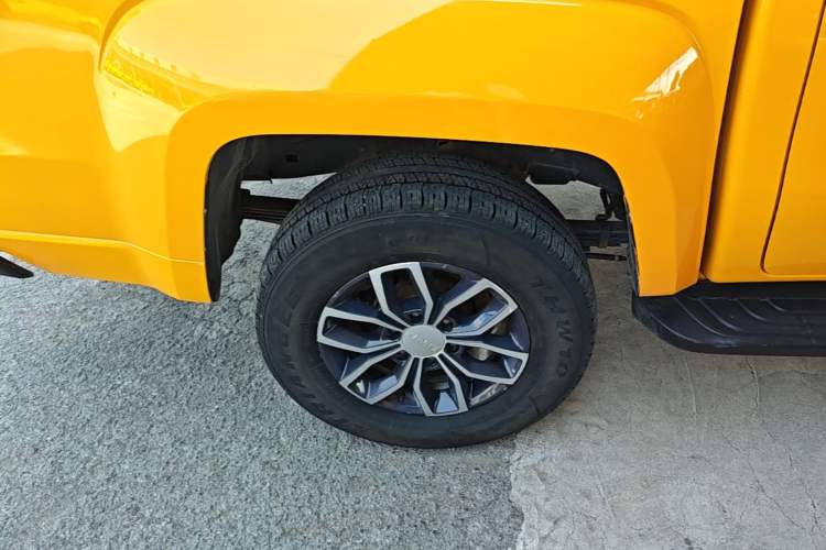 Used JMC Yuhu EV 2022 4x2 LX JX5032XXYPSE5BEV Exterior 5