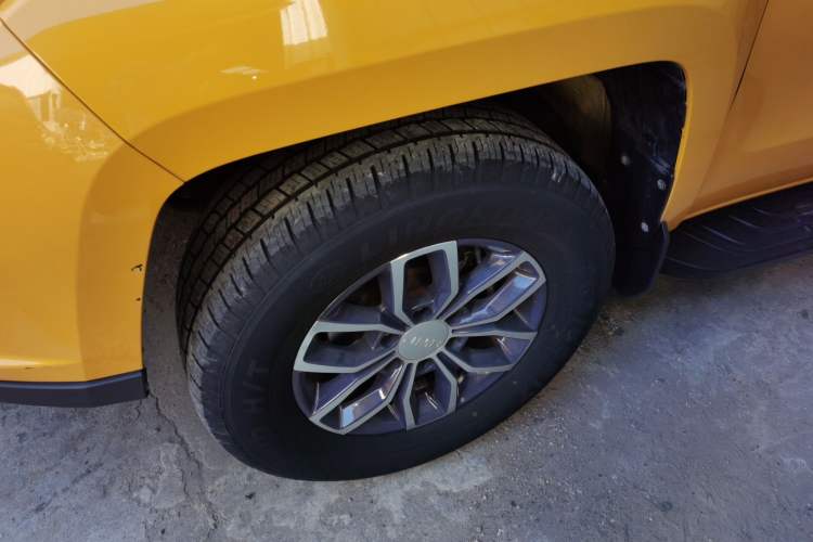 Used JMC Yuhu EV 2022 4x2 LX JX6510PA5BEV Exterior 7