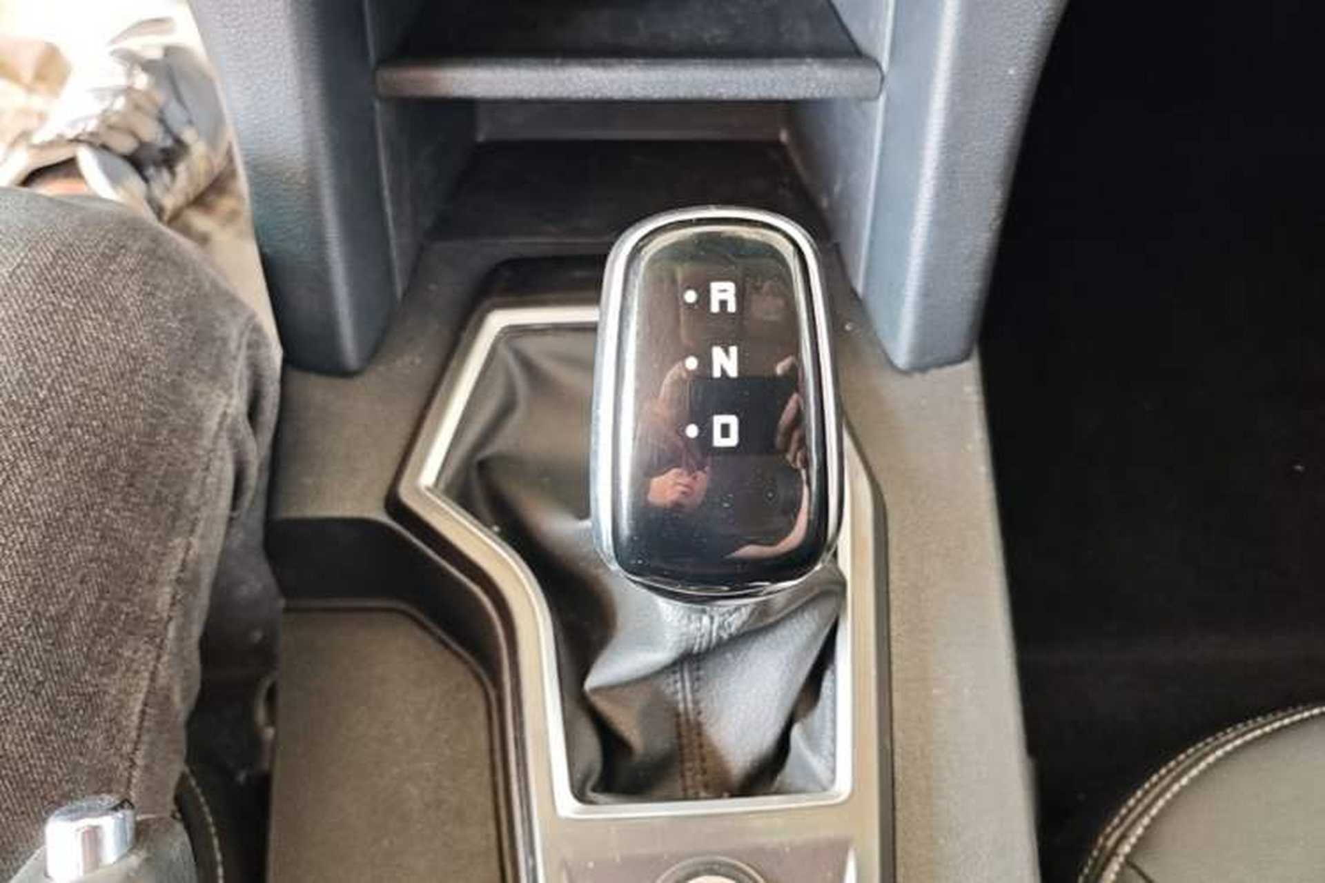 Used JMC Yuhu EV 2022 4x2 LX JX5032XXYPSE5BEV Gear Lever