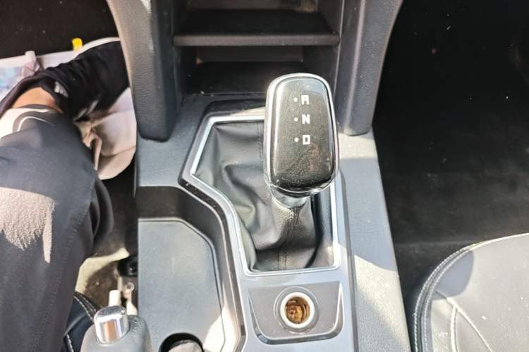 Used JMC Yuhu EV 2022 4x2 LX JX1032PSEF5BEV Gear Lever