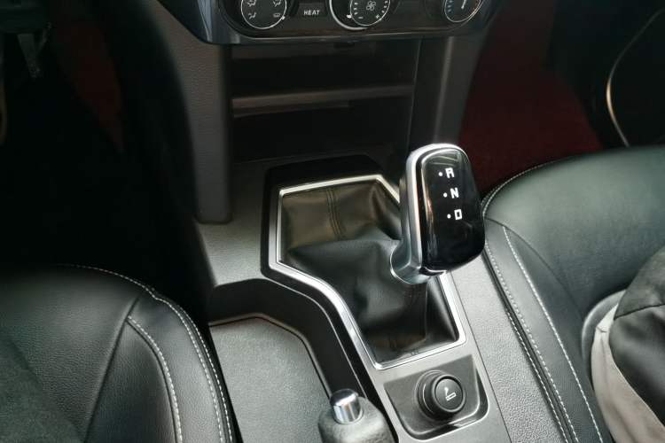 Used JMC Yuhu EV 2022 4x2 LX JX6510PA5BEV Gear Lever