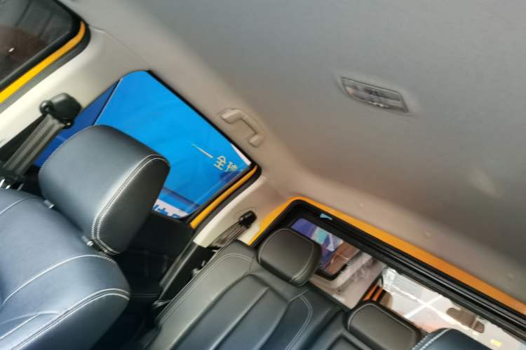 Used JMC Yuhu EV 2022 4x2 LX JX6510PA5BEV Headliner