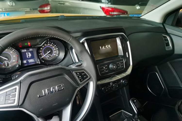 Used JMC Yuhu EV 2022 4x2 LX JX6510PA5BEV Interior 2