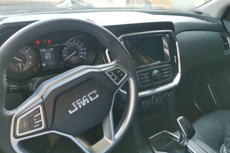 Used JMC Yuhu EV 2022 4x2 LX JX6510PA5BEV Interior 2