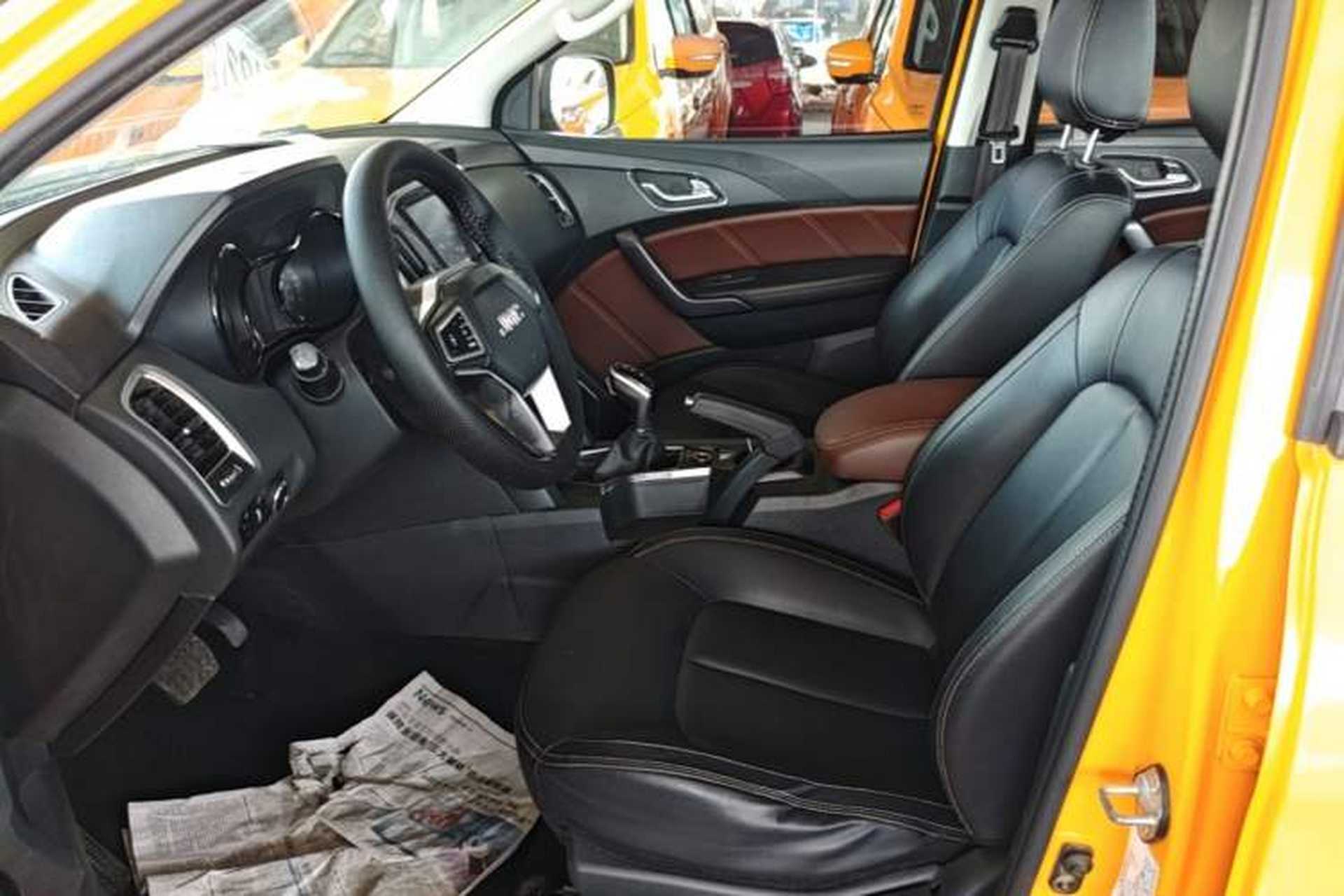 Used JMC Yuhu EV 2022 4x2 LX JX1032PSEF5BEV Left Front Seat