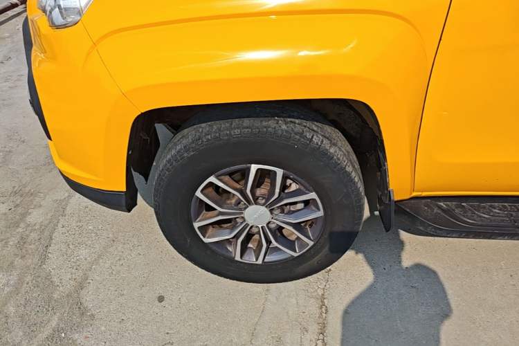 Used JMC Yuhu EV 2022 4x2 LX JX5032XXYPSE5BEV Left Front Wheel Hub