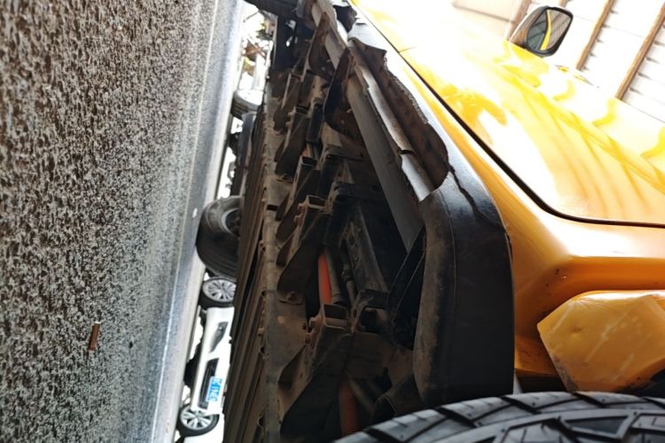 Used JMC Yuhu EV 2022 4x2 LX JX1032PSEF5BEV Left Side Sill