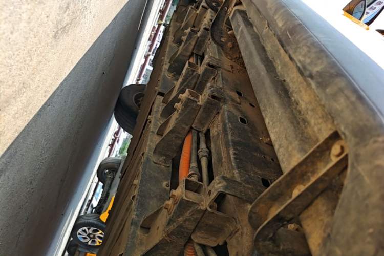 Used JMC Yuhu EV 2022 4x2 LX JX5032XXYPSE5BEV Left Side Sill