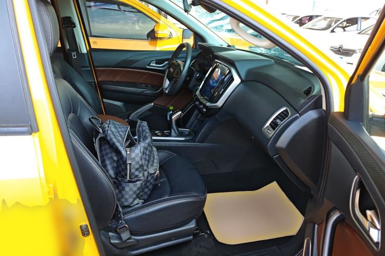 Used JMC Yuhu EV 2022 4x2 LX JX5032XXYPSE5BEV Right Front Seat