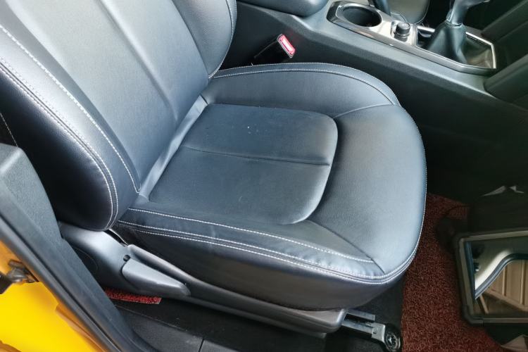 Used JMC Yuhu EV 2022 4x2 LX JX6510PA5BEV Right Front Seat