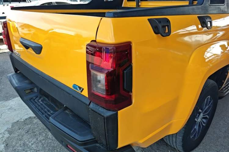 Used JMC Yuhu EV 2022 4x2 LX JX1032PSEF5BEV Right Rear Taillight