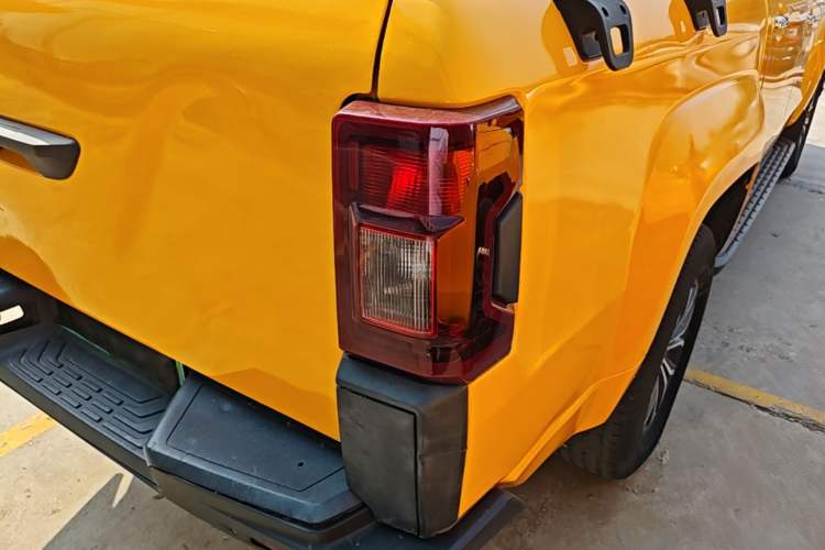 Used JMC Yuhu EV 2022 4x2 LX JX5032XXYPSE5BEV Right Rear Taillight