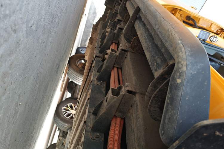 Used JMC Yuhu EV 2022 4x2 LX JX1032PSEF5BEV Right Side Sill
