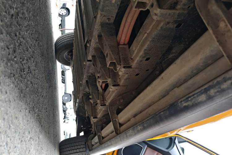 Used JMC Yuhu EV 2022 4x2 LX JX1032PSEF5BEV Right Side Sill