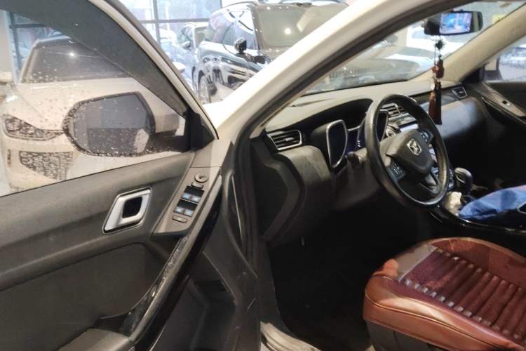 Used JMC Yusheng S330 2016 1.5L GTDi Automatic Two-Wheel Drive Comfort Edition Driver Seat