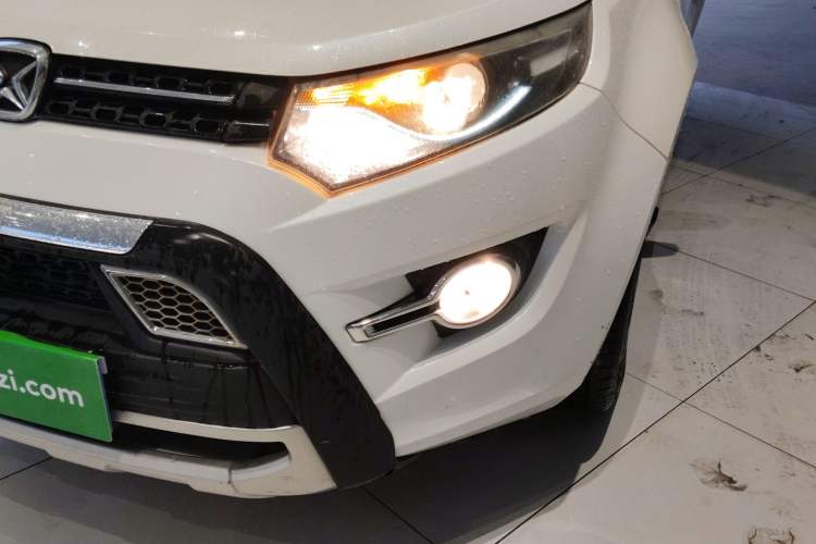 Used JMC Yusheng S330 2016 1.5L GTDi Automatic Two-Wheel Drive Comfort Edition Left Front Headlight