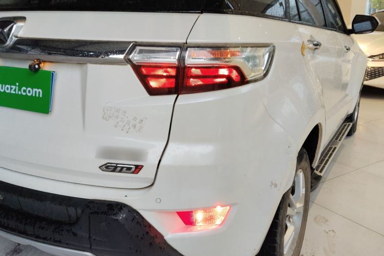 Used JMC Yusheng S330 2016 1.5L GTDi Automatic Two-Wheel Drive Comfort Edition Right Rear Taillight