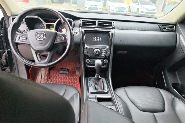 Used JMC Yusheng S330 2016 1.5L GTDi Automatic Two-Wheel Drive Prestige Edition Center Console